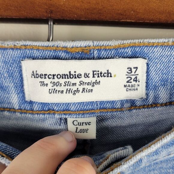 Abercrombie & Fitch Plus The 90s Slim Straight Ultra High Rise Curve Love Jeans - Picture 6 of 9